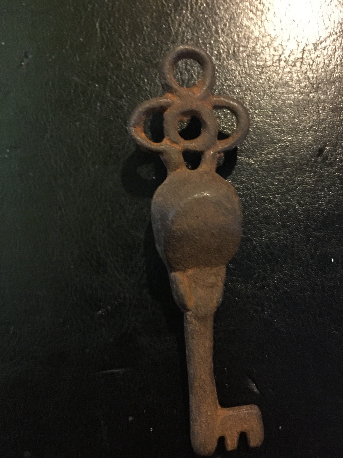 Awesome Victorian Skull Key Skeleton METAL Cast Iron Collector Cathedral Damned