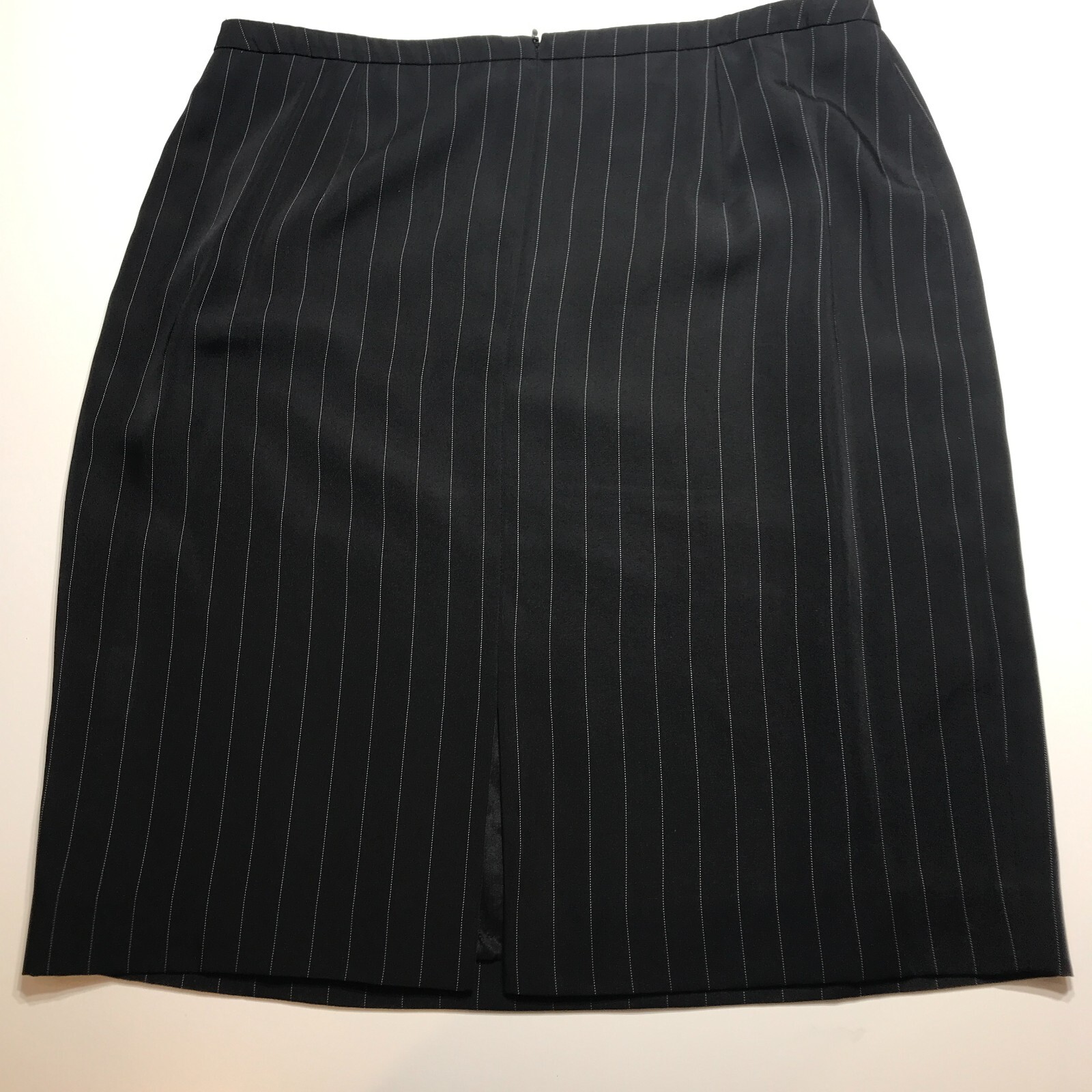 Jones New York Women Black Pinstripe Business Career Classic Modern Skirt Sz 14