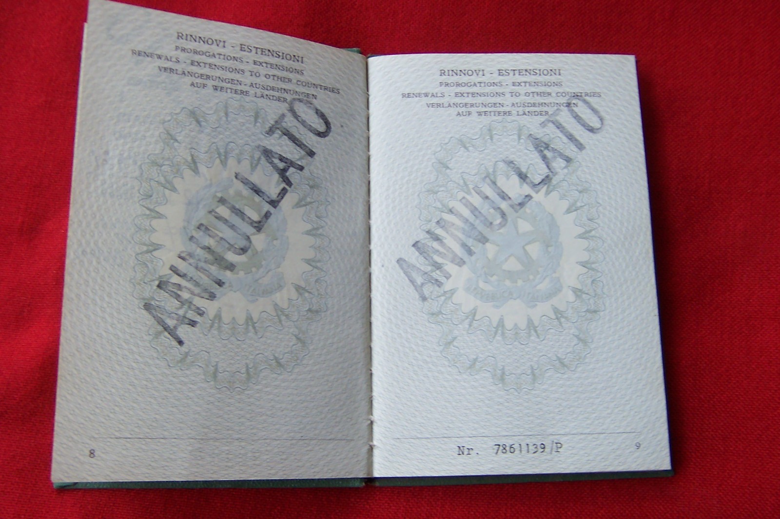 VINTAGE ITALIAN PASSPORT 1970'S CANCELLED EXPIRED WITH STAMPS CONSULATE BEDFORD
