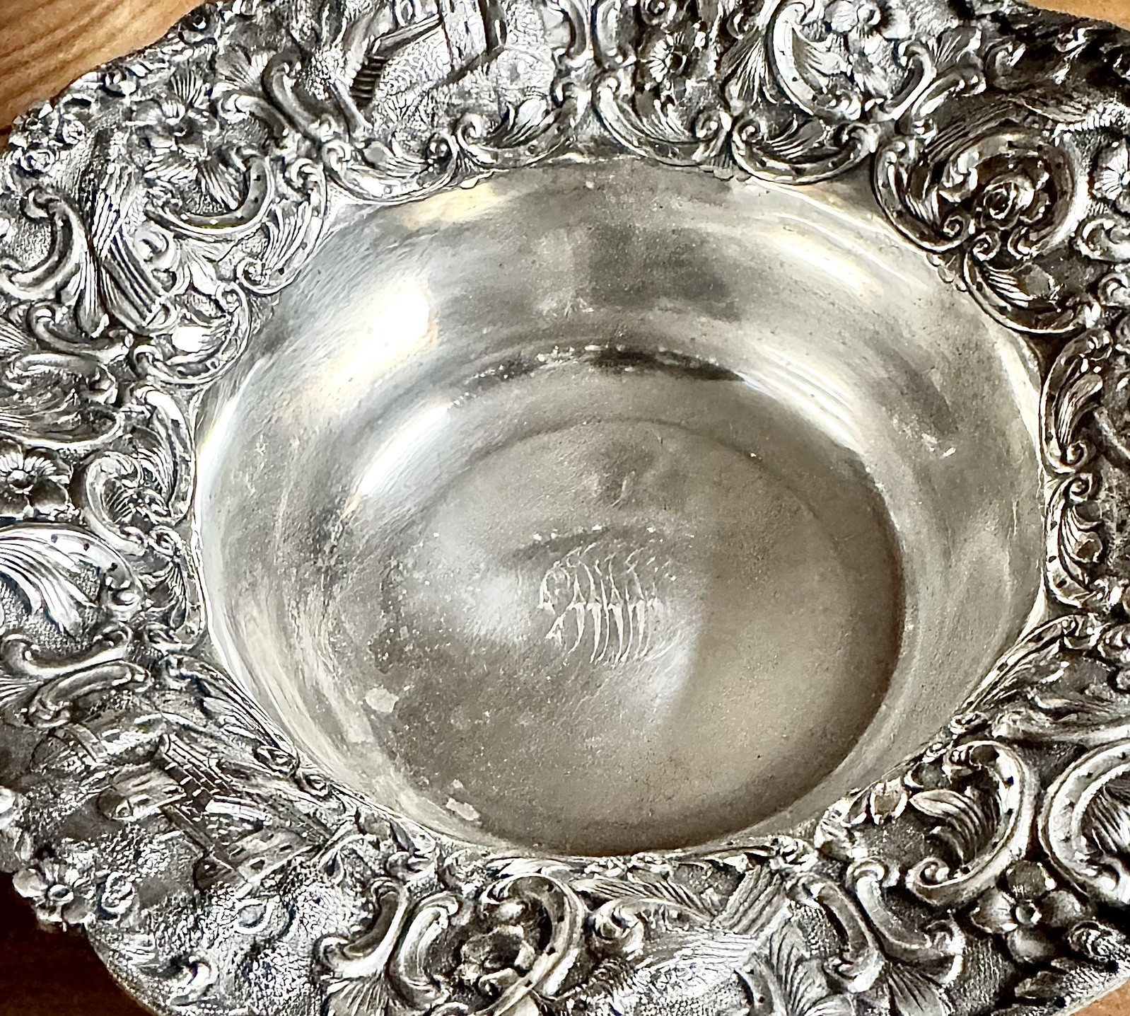 REPOUSSE LORING ANDREWS CO HAND CHASED STERLING 9 1/4" STRAWBERRY BOWL  11.13OZT