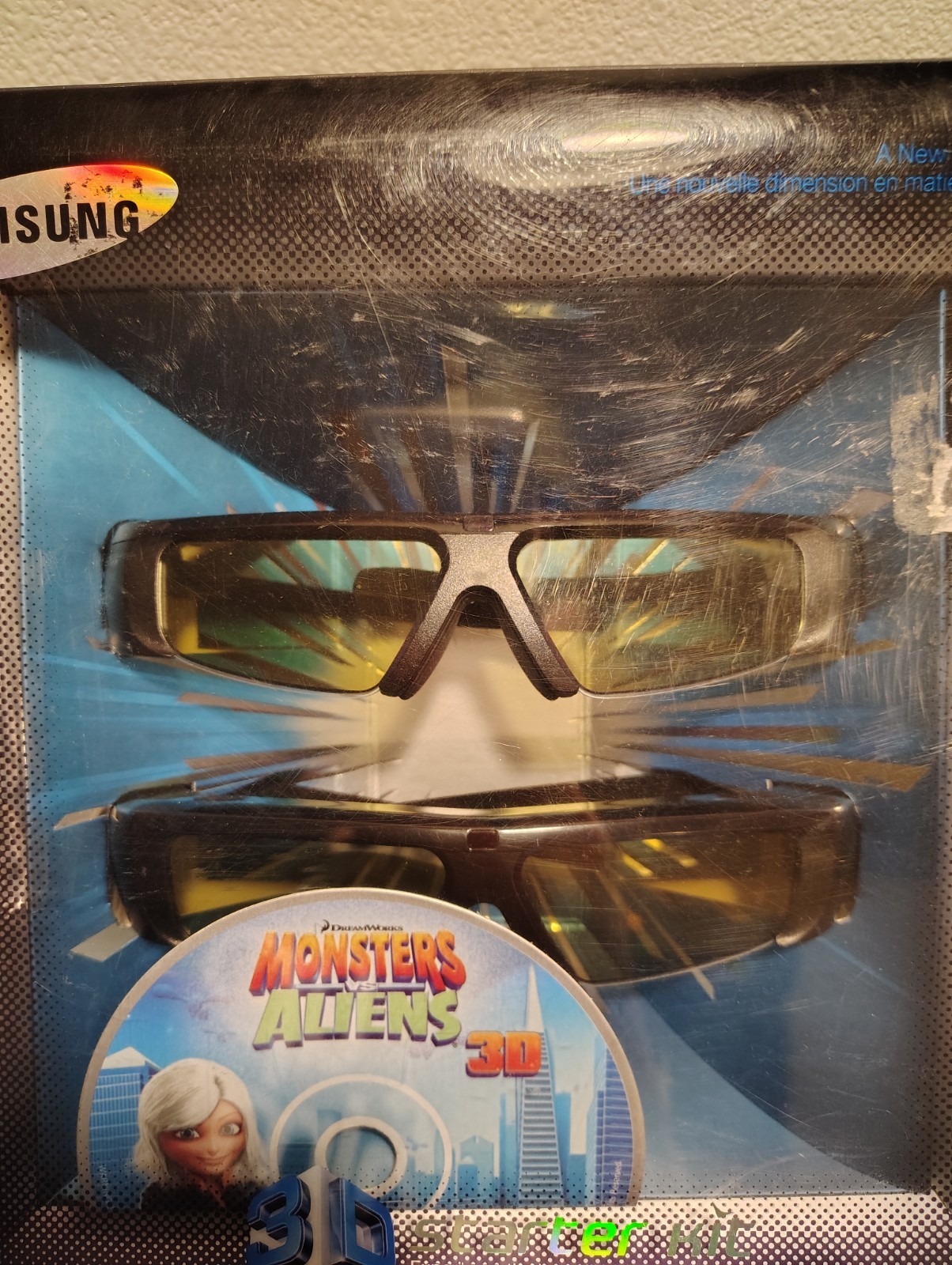 Samsung Monsters vs Aliens 3D Starter Kit Missing