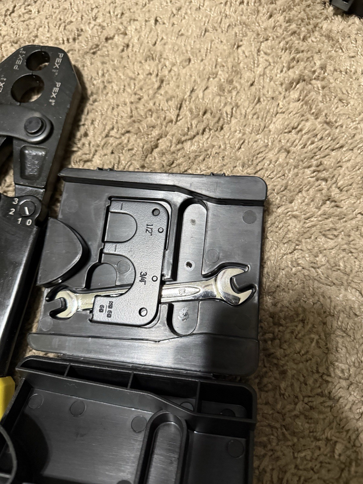 Apollo 1/2 in. and 3/4 in. PEX-B Crimp Tool 69PTKH0014C QUALITY! A+