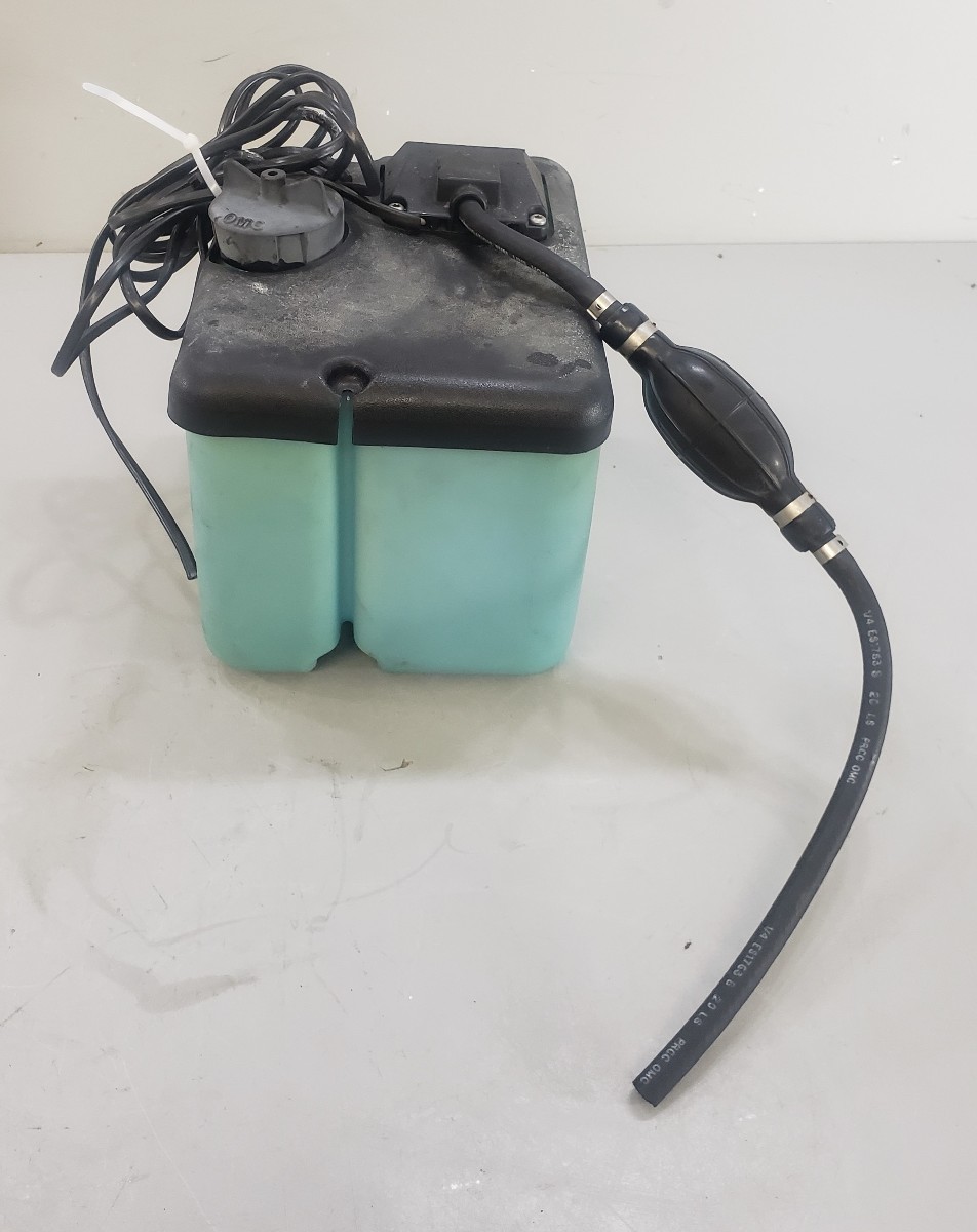 Johnson Evinrude OMC 83-19 Oil Tank 2 Wire Line 35-235 HP 1.8 Gal