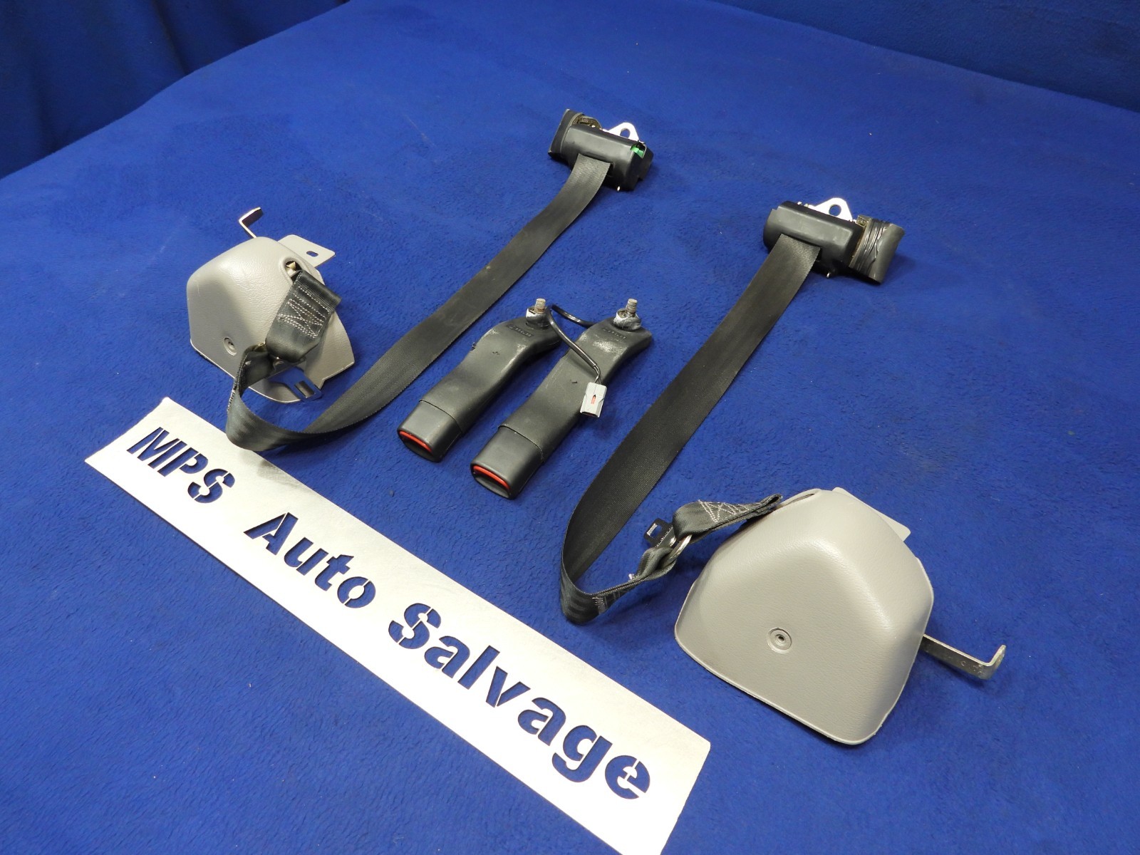 97 1997 Ford Mustang Convertible Gray Front Seatbelt Set Seatbelts OEM E48