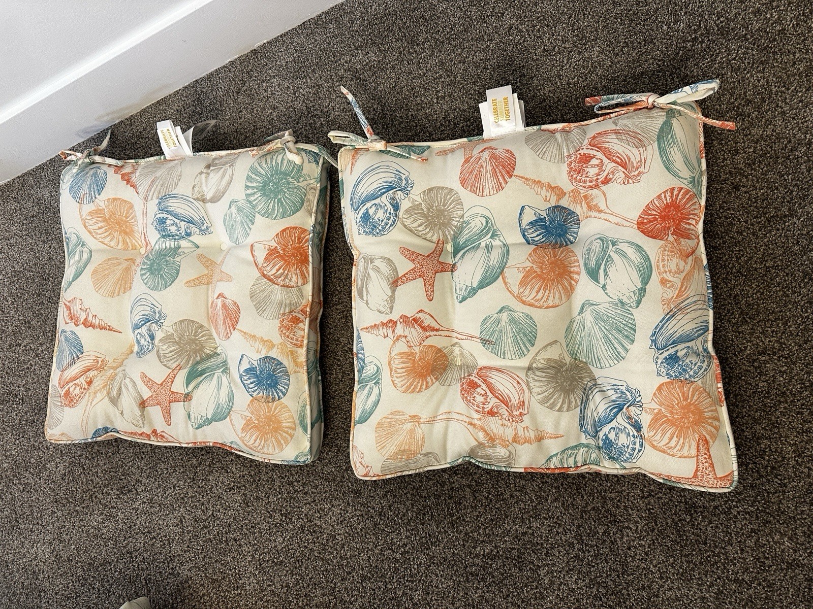 OUTDOOR Patio CHAIR Tufted CUSHIONS (4) & Love Seat (1) BRAND NEW - 5 Total