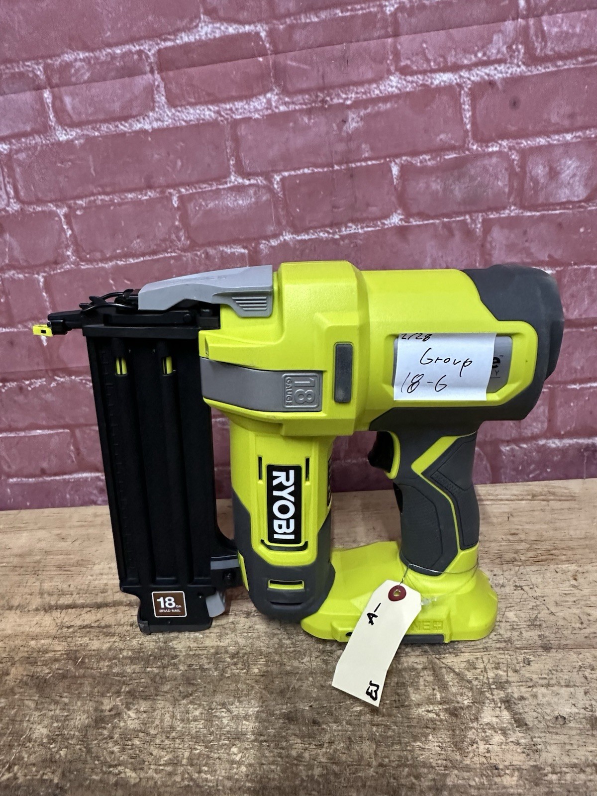 RYOBI ONE+ 18V 18-Gauge Cordless AirStrike Brad Nailer P321 (Tool Only) Used