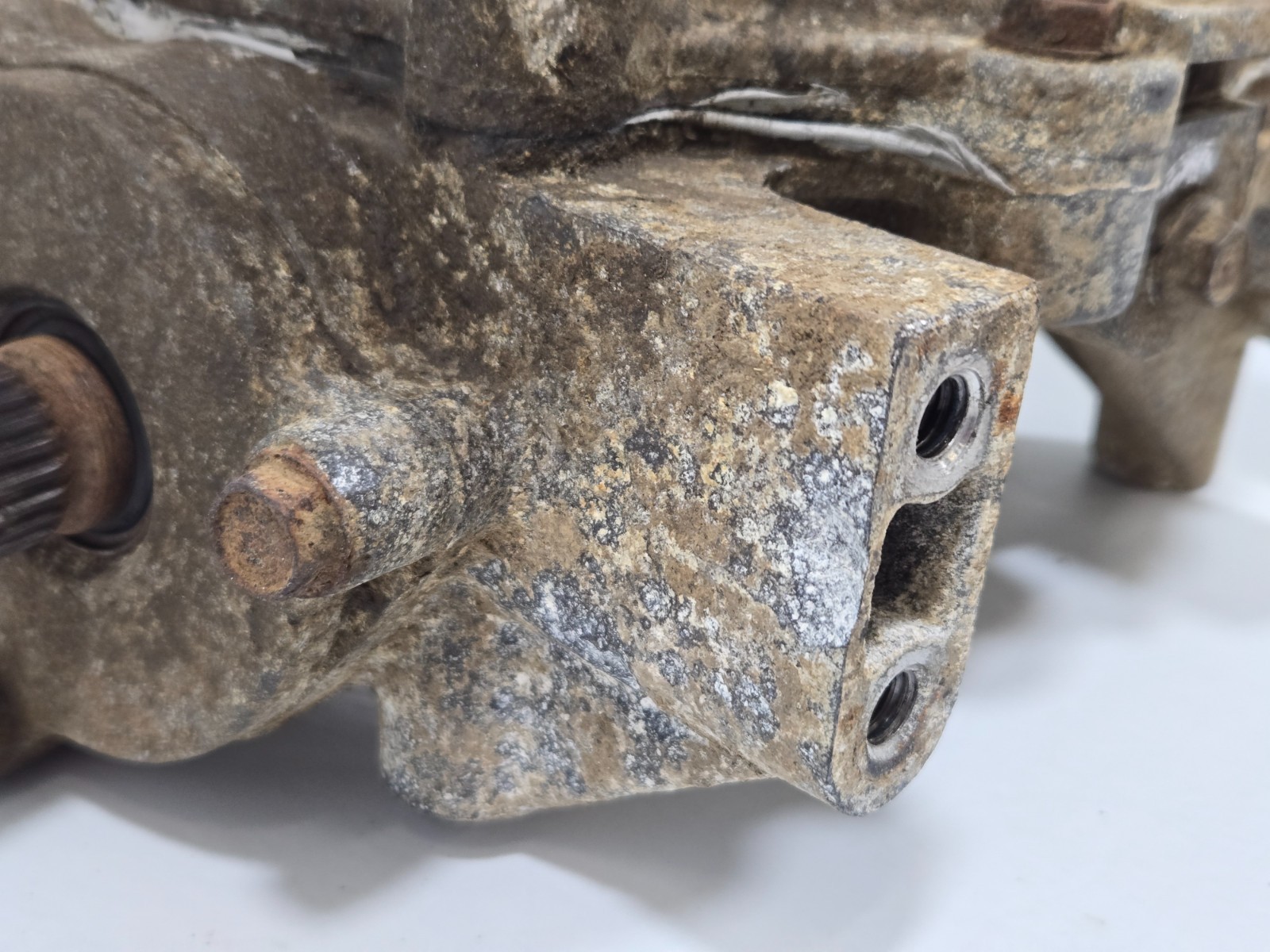 2003 Polaris Sportsman 700 Rear Differential Rear End Housing Gearbox 1341352