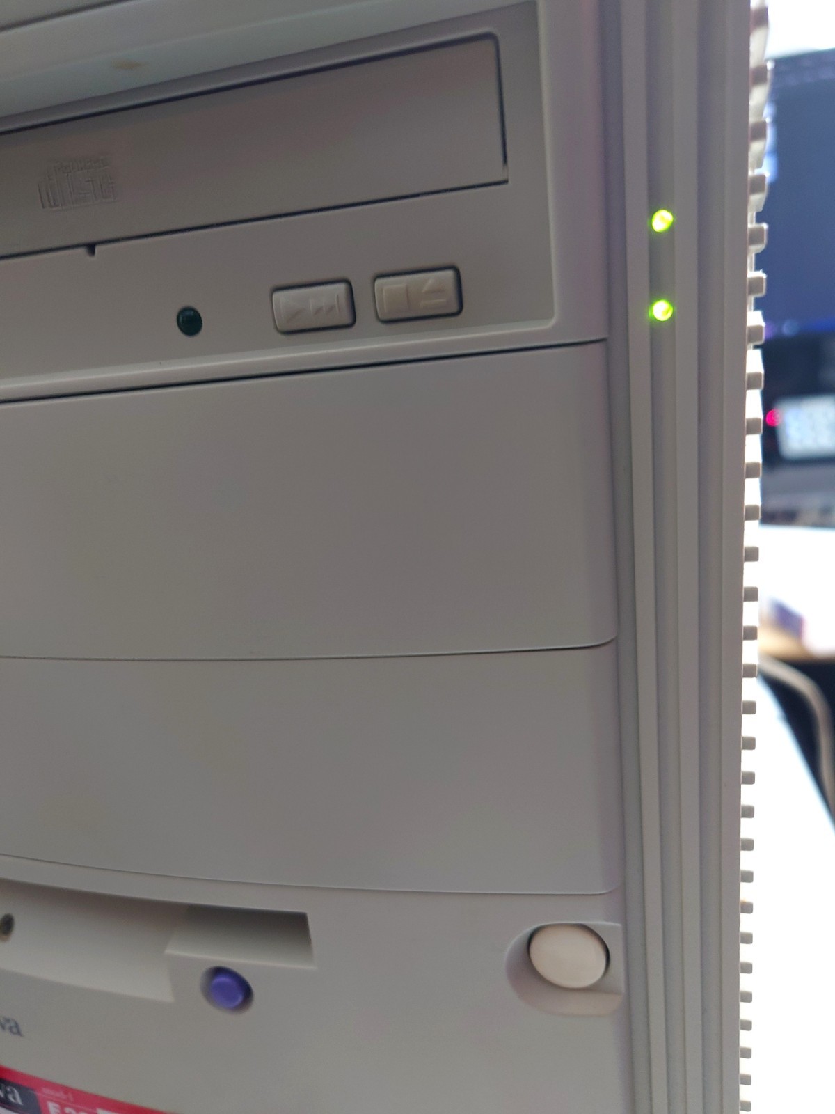 Vintage 1997 IBM Aptiva 2137-E26 AMD K6-233ANR 233MHz ATI RAGE II Desktop PC