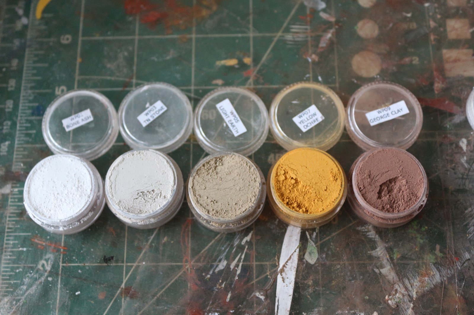 WPS20 DAVE'S DECALS WEATHERING POWDERS 20 COLOR SET ALL NATURAL EARTH PIGMENT