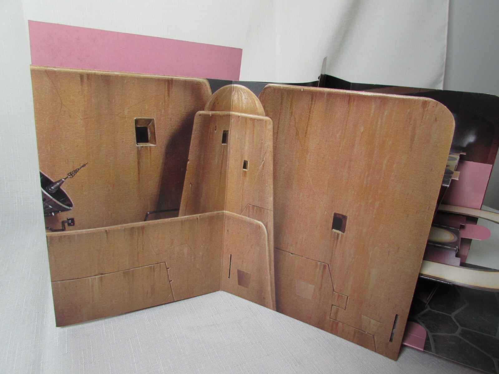 1997 STAR WARS Action Figure MAIL-AWAY Mos Eisley Cantina POP-UP Diorama Playset