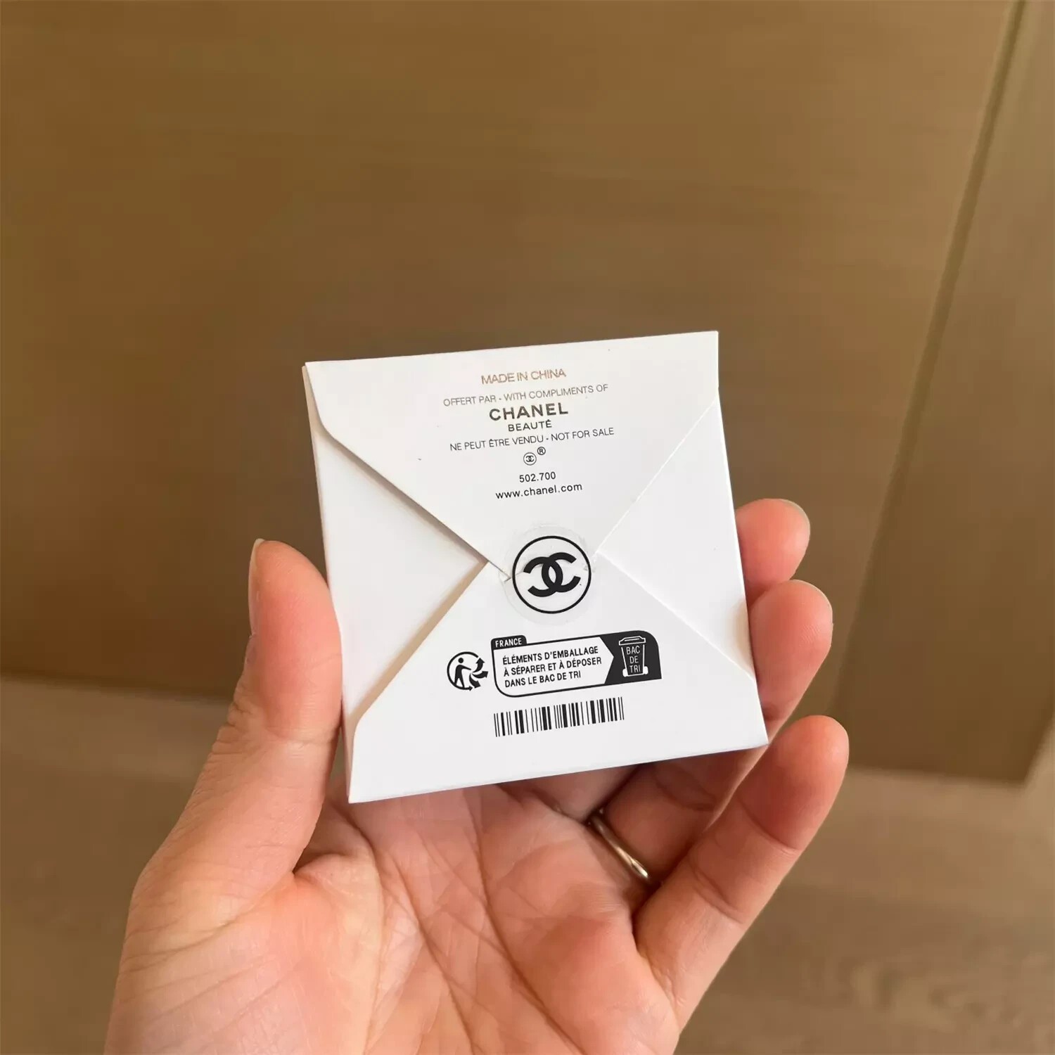 CHANEL Beauty Beaute Gold Phone Finger Ring Holder VIP Gift Accessory New