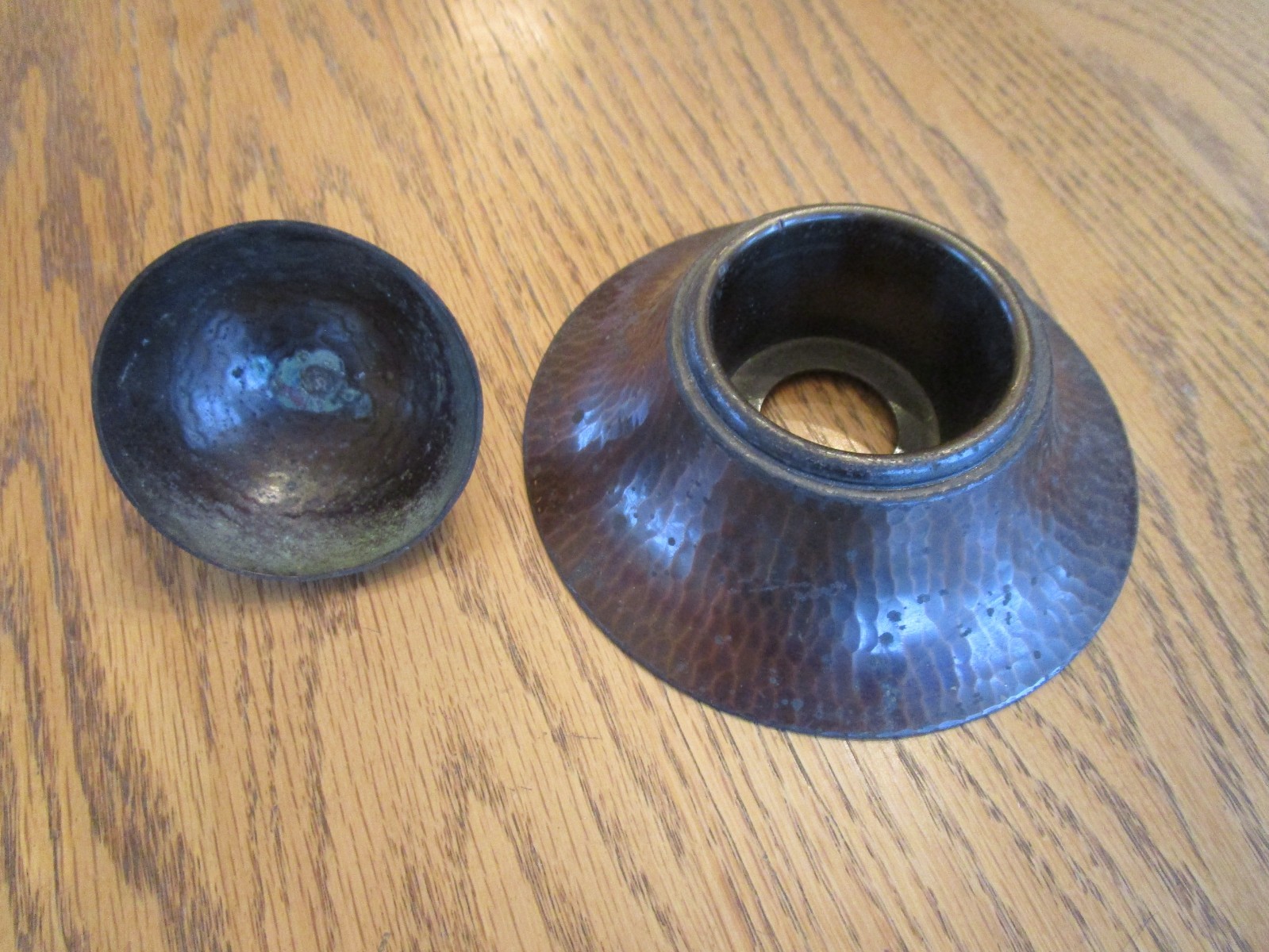 Vtg Inkwell ROYCROFT Signed Ink Well w Lid Arts Crafts Mission Hammered Copper