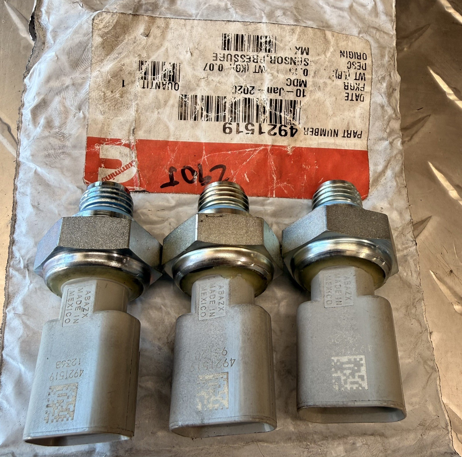 CUMMINS 4921519 PRESSURE SENSOR *NO PACKAGE* Qty 1