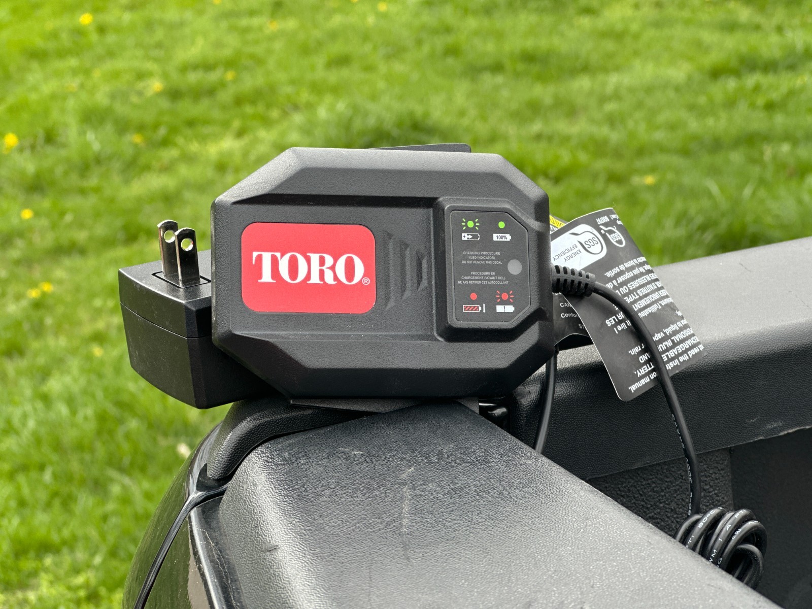 NEW UNUSED OEM Genuine Toro 60V Flex-Force 1amp Battery Charger 88610