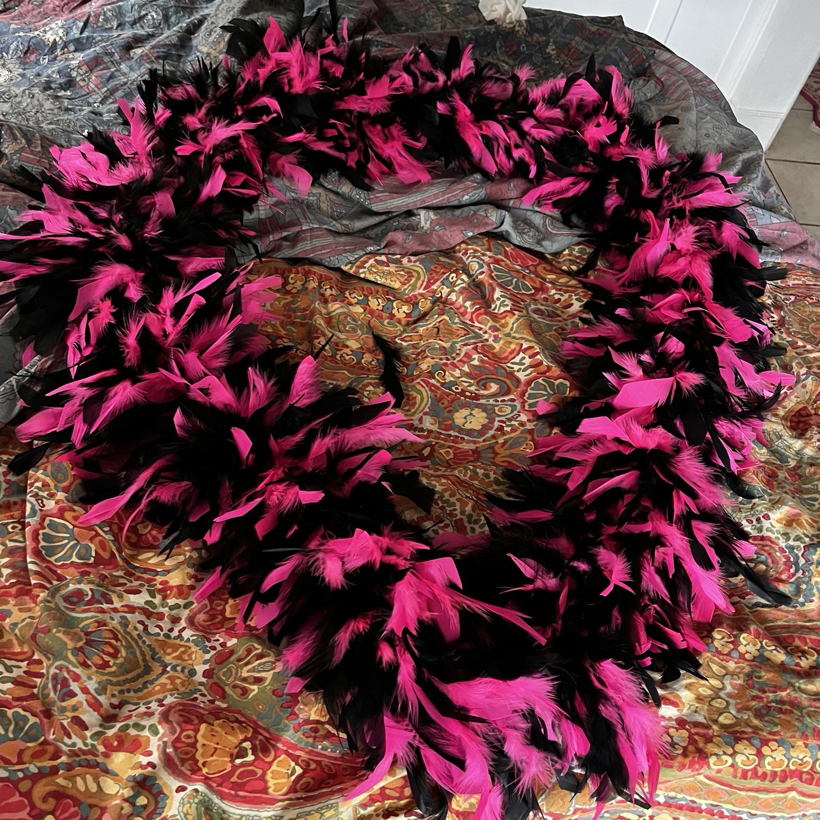 180 Gram Chandelle Feather Boa Hot Pink Black Costume 80” Big Fluffy Large New