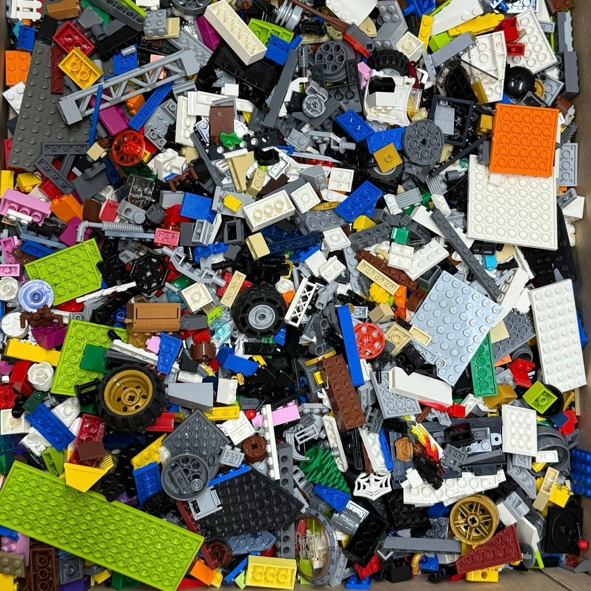 Mixed Lot of 29 lbs of Legos