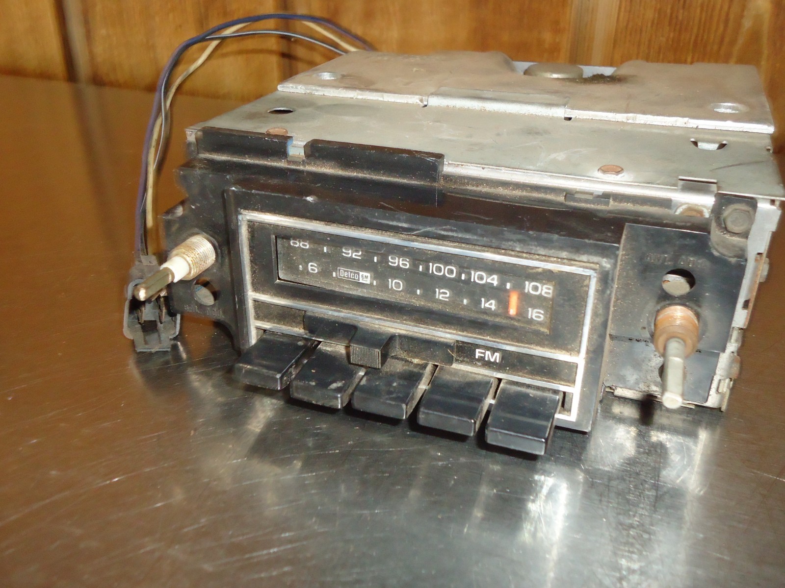 OEM GM Delco AM/FM Radio 70HFP1 9345270-1 Chevrolet Chevy 1977