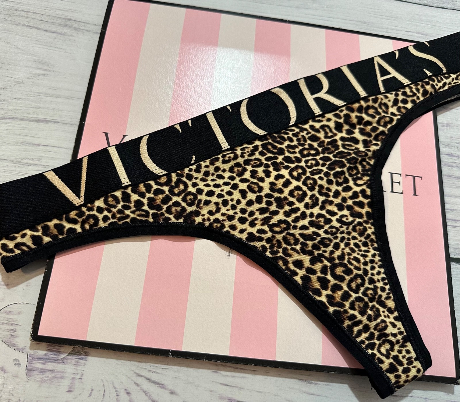 Victoria's Secret Women's Exploded Logo Cotton Thong Panty Leopard