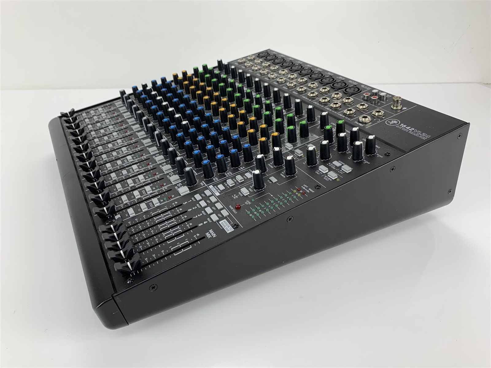 Mackie 1642VLZ4 16-Channel Mic/Line Mixer with 10 Onyx PreAmplifiers - Black