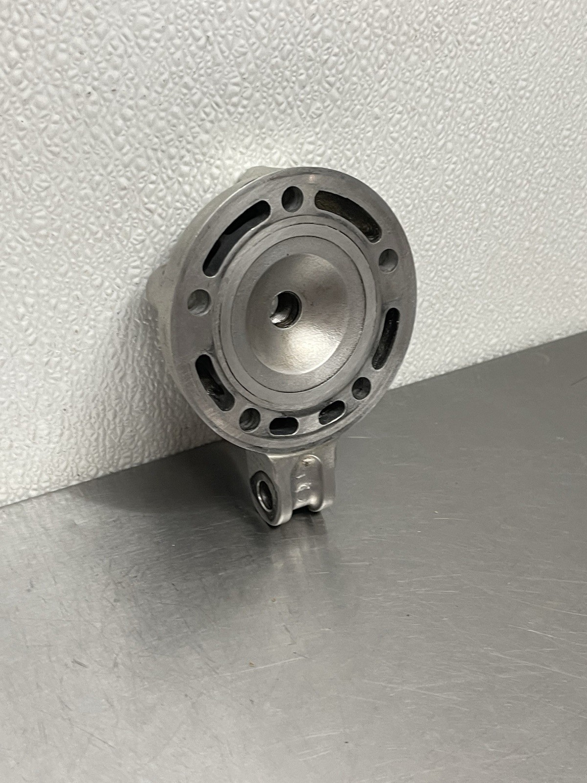 2001 - 2007 SUZUKI RM125 OEM ENGINE CYLINDER HEAD COVER DOME CAP 11111-36F11