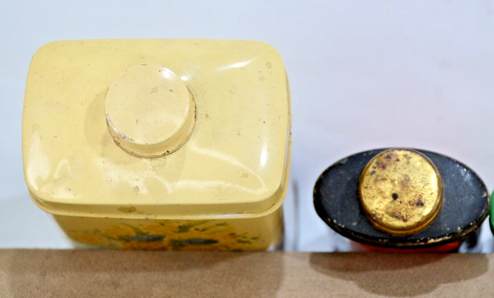 Vintage Advertising Perfume Talcum Powder Tin Emeraude Coty, Egyptian + Lot of 4