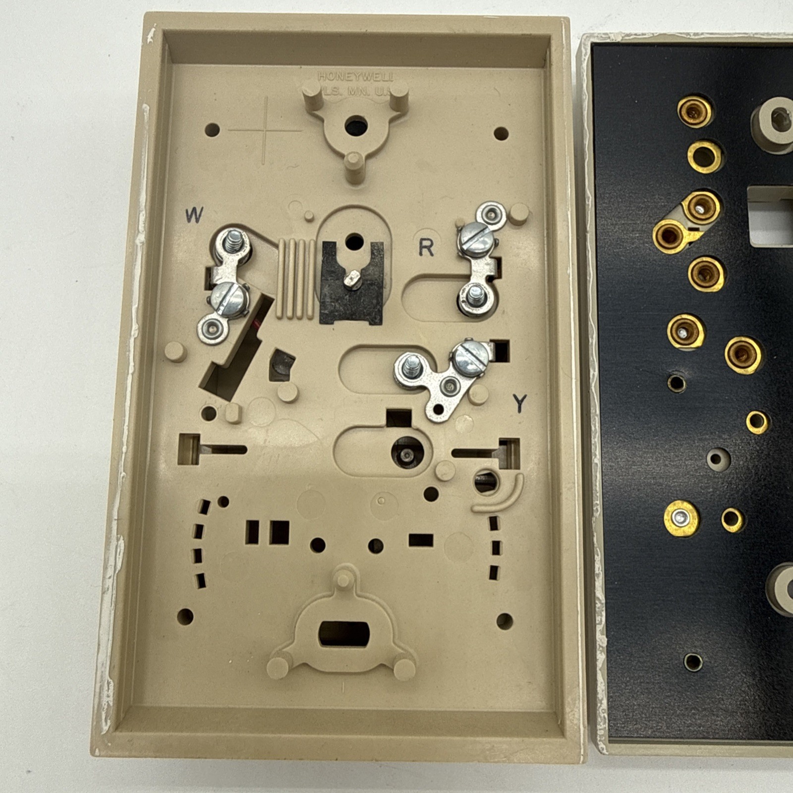 Vintage Carrier Honeywell Thermostat - Auto, On & Off - Cool, Off, Heat