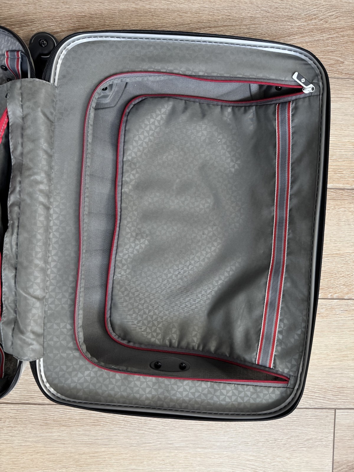 Samsonite Firelite Limited Edition for Tupperware 20” Spinner Carry-On Luggage