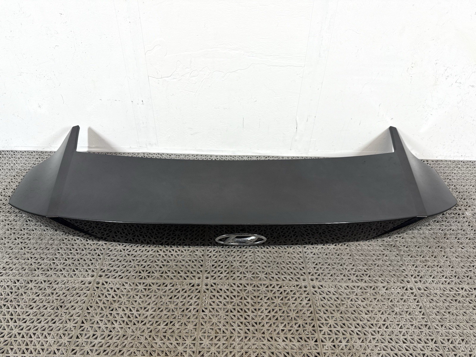 ⭐️ 2021-2023 HYUNDAI ELANTRA TRUNK LID UPPER MOLDING SPOILER PAINTED GRAY OEM