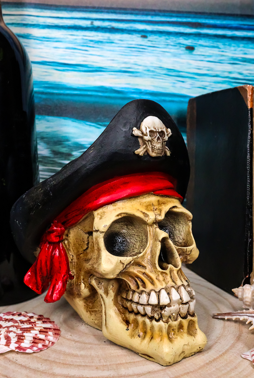 Pirate Captain Hook Marauder Skull With Golden Earring Statue Skeleton Decor