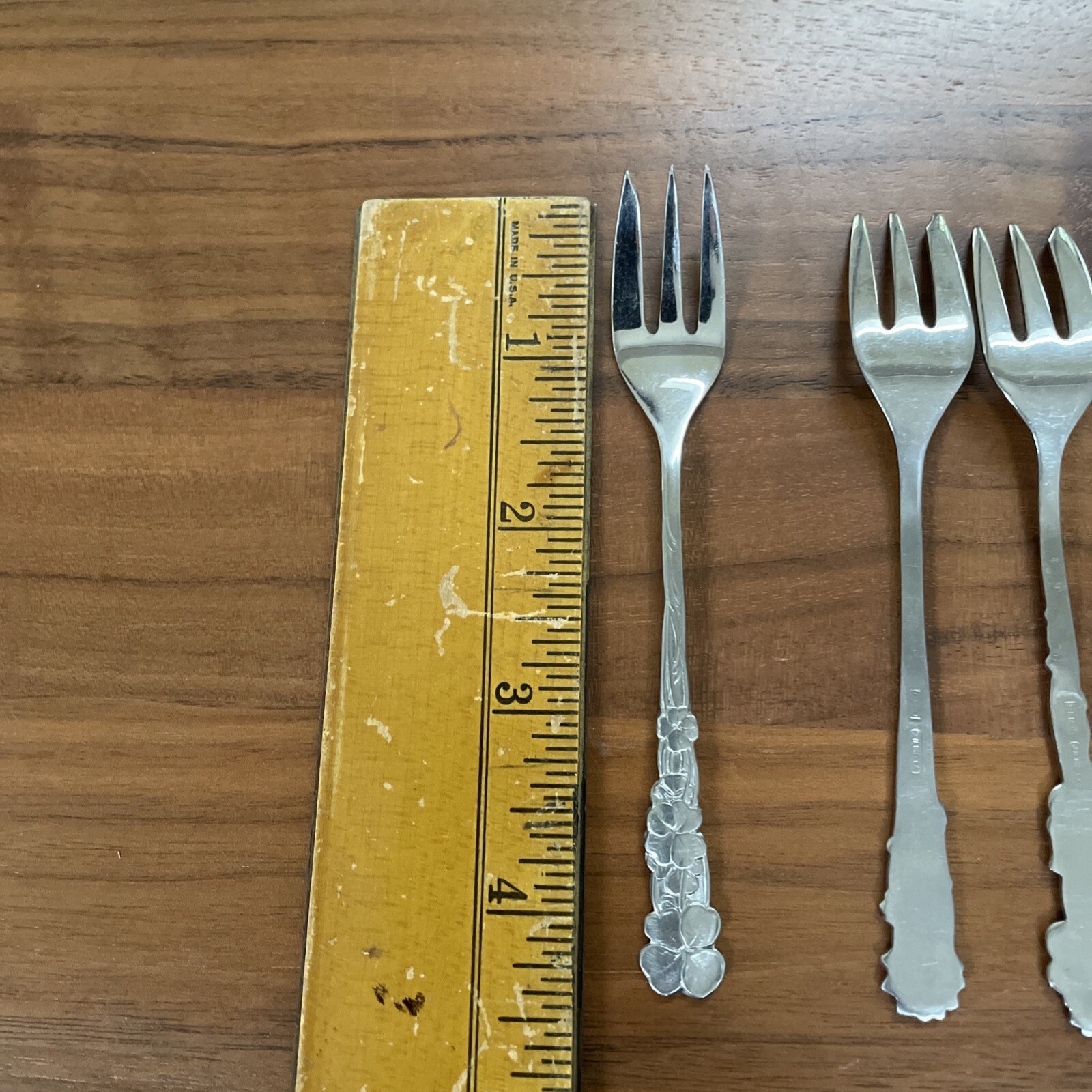 VintageGero Zilmeta 7 stainless Cocktail Hors D'oeuvre Forks Floral