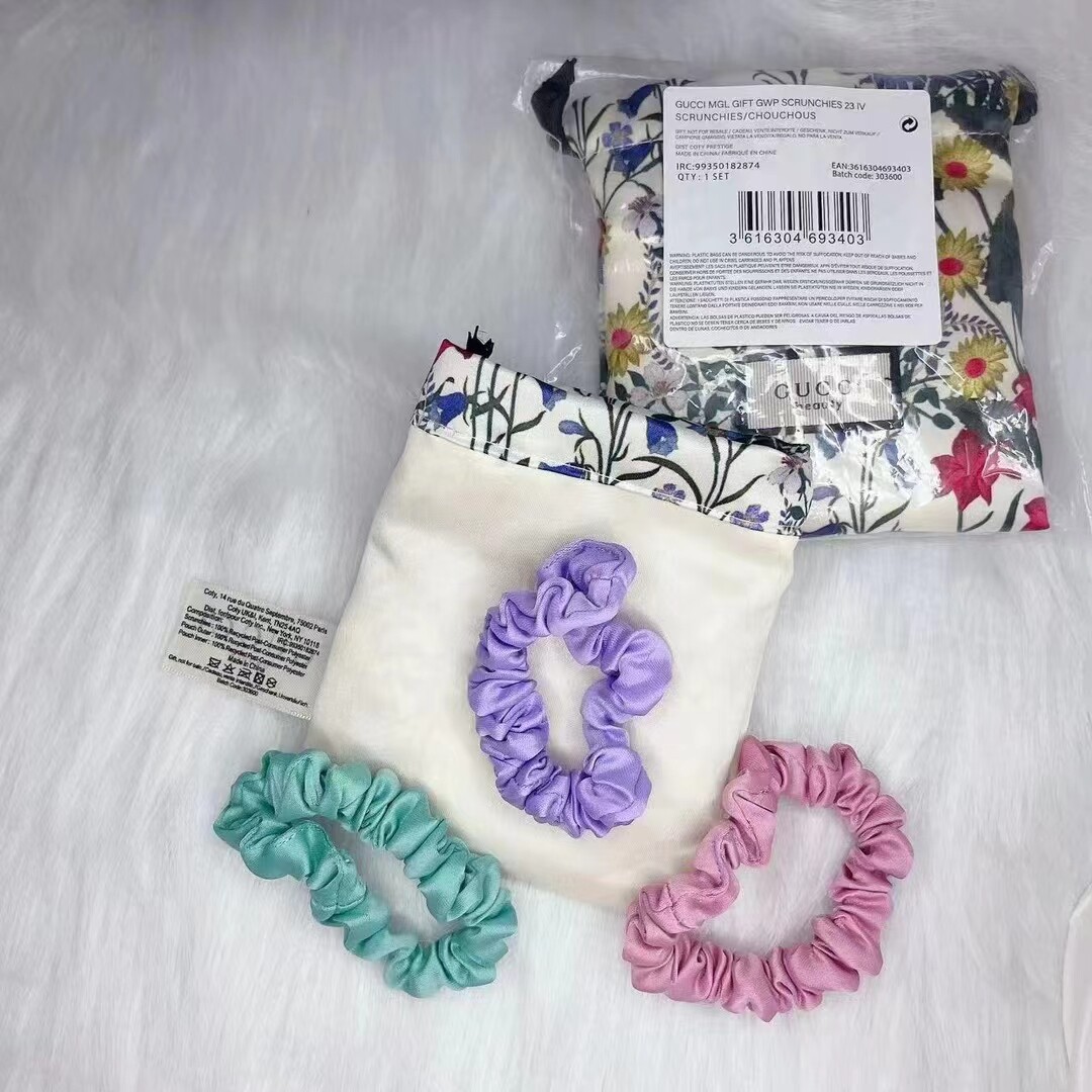 Hair Ties Beauty Vip Gift Set of 3 Scrunchies with Pouch Collectable