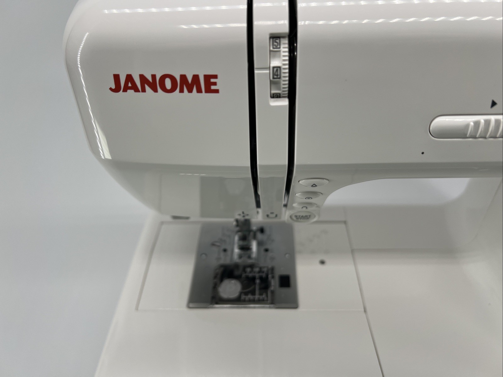 Janome Magnolia 7330 Sewing Machine with Power Cord - Excellent