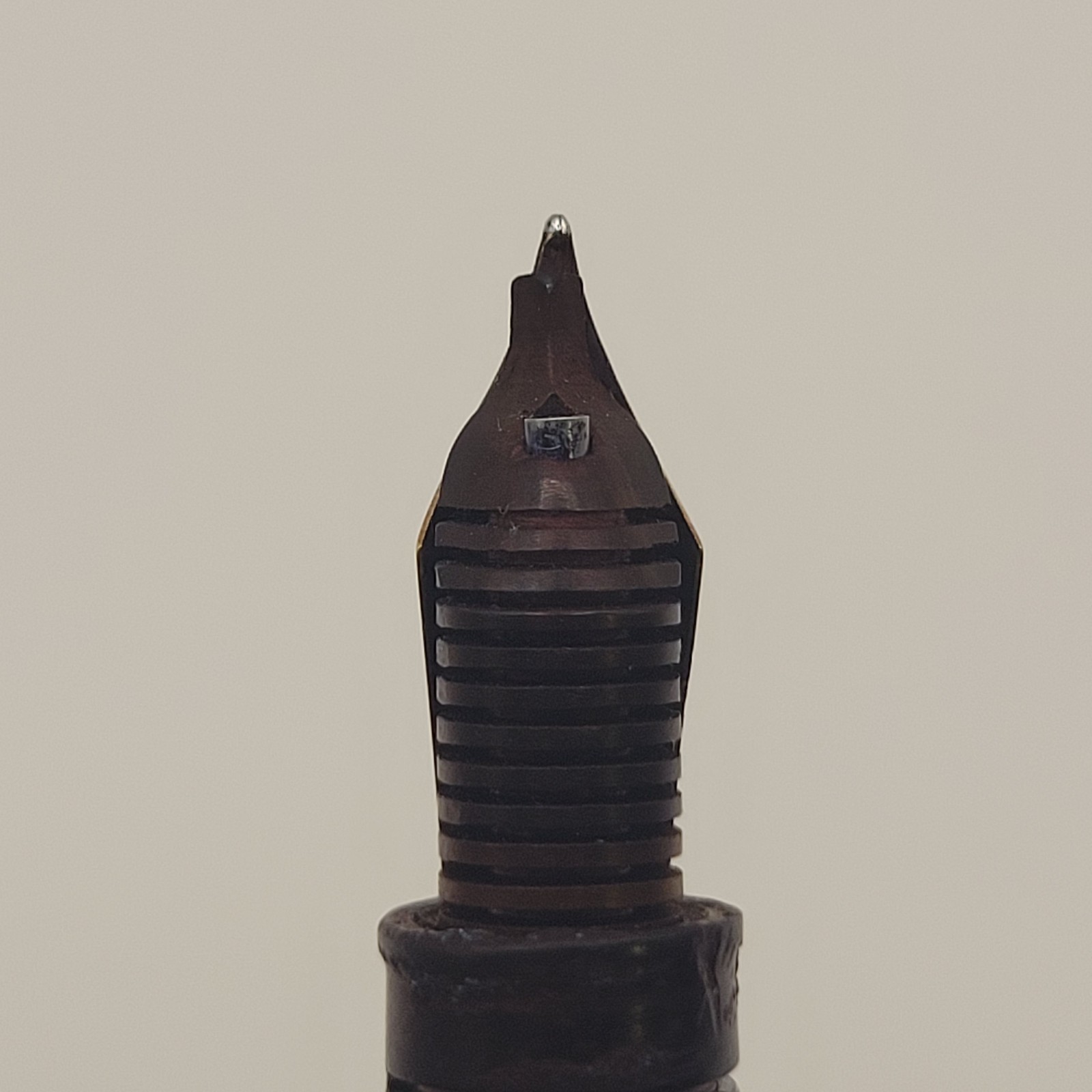 Vintage W.A. Sheaffer Vacuum-Fil Fountain Pen – 14K Gold Black With Chrom Trim