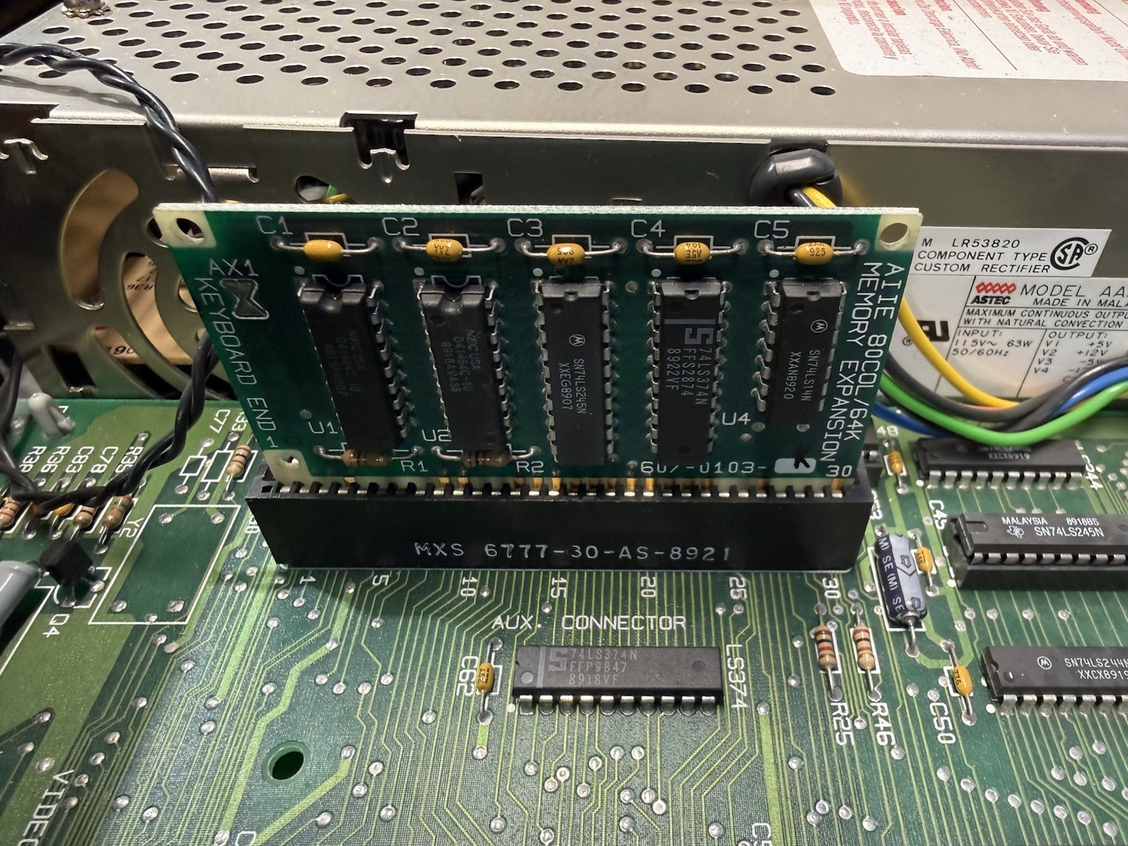 Apple IIe Vintage Computer A2S2128 80COL 64K RAM Expansion Powers On -No Monitor