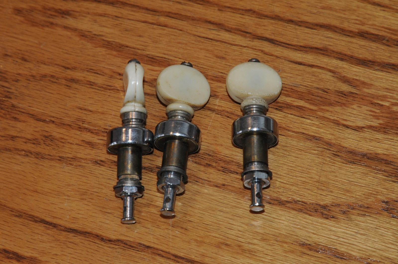 3 Three Geared Peg Tuning Knobs off Gibson Banjo Vintage Musical Instrument Part