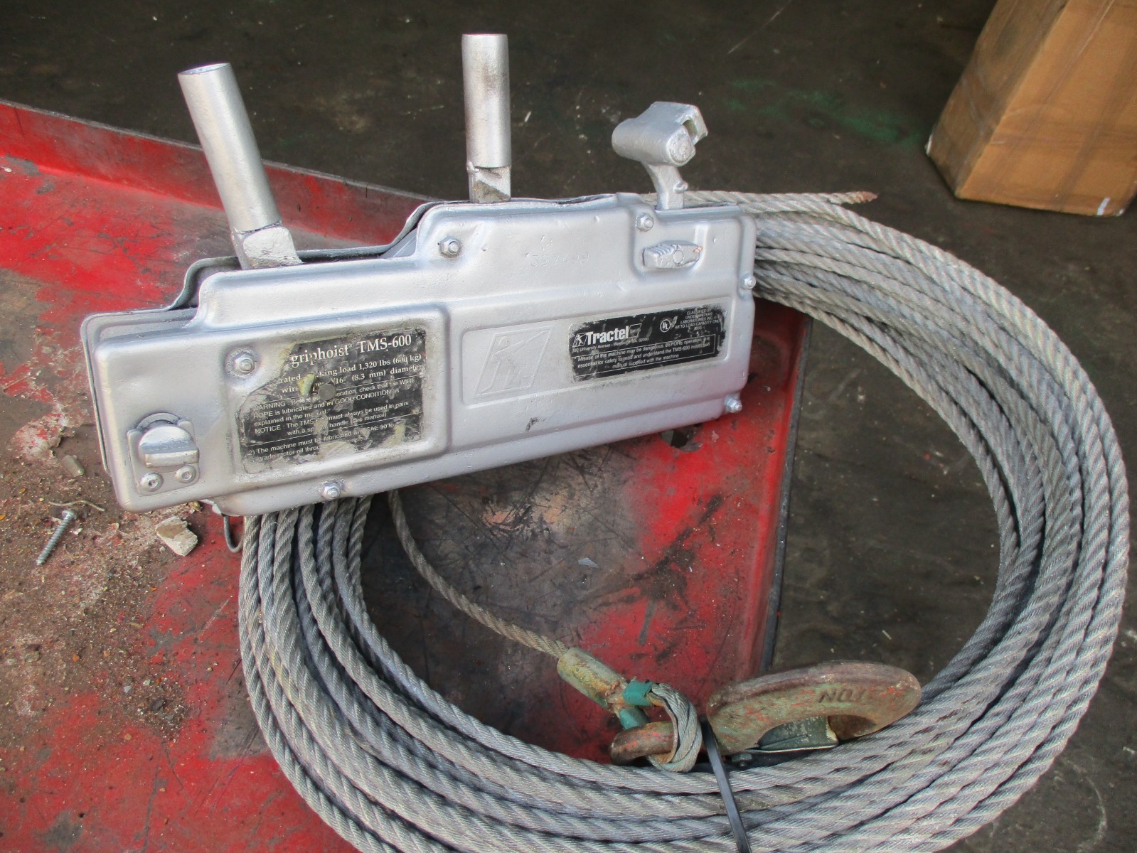 TRACTEL TMS-600 GRIPHOIST w/ 100ft CABLE