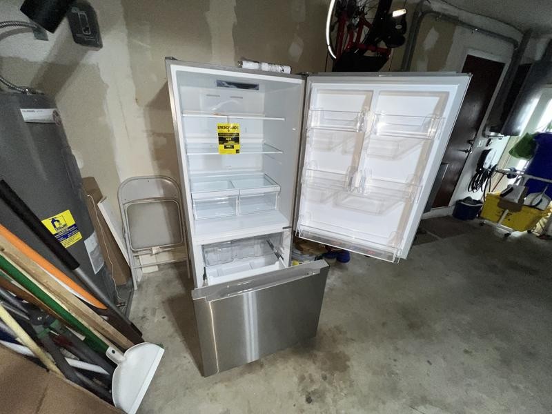 BAHAMAS 8 Vissani 30 in. 18.7 cu. ft. Bottom Freezers Refrigerators MDBF18SS