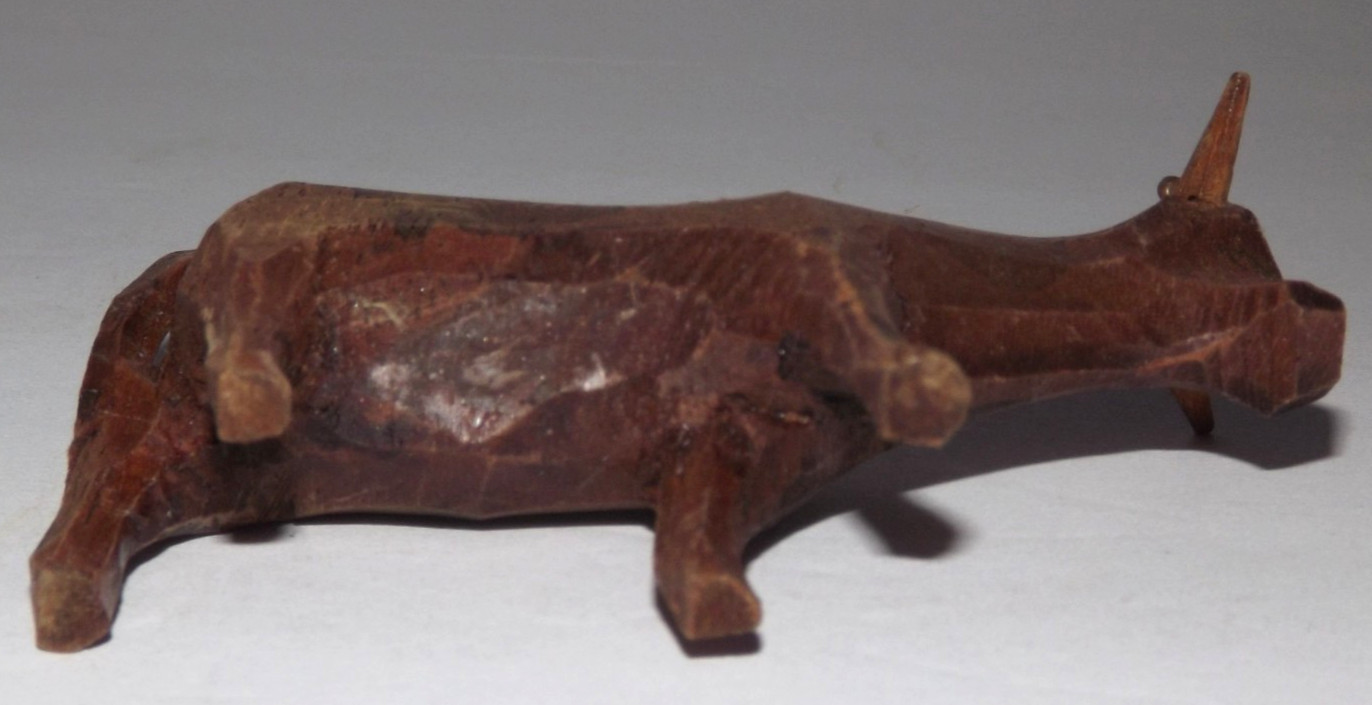 Vintage Hand Carved Wood Brown Cow Bull Rustic Primitive Folk Art