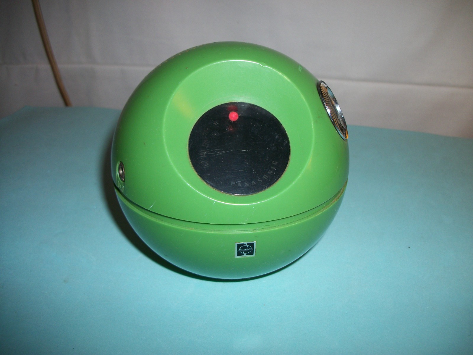 Panasonic Panapet R-70 Green Ball AM Radio 1970s Japan - working w/ battery