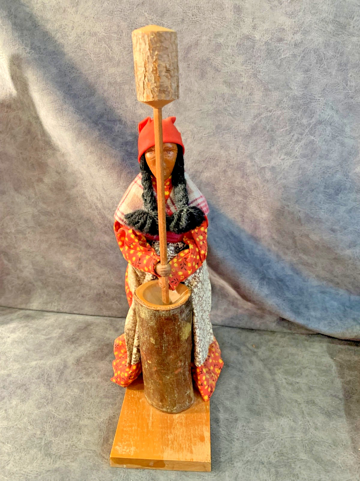 Berdina and Richard Crowe folk art Woman and baby mortar and pestle Cherokee