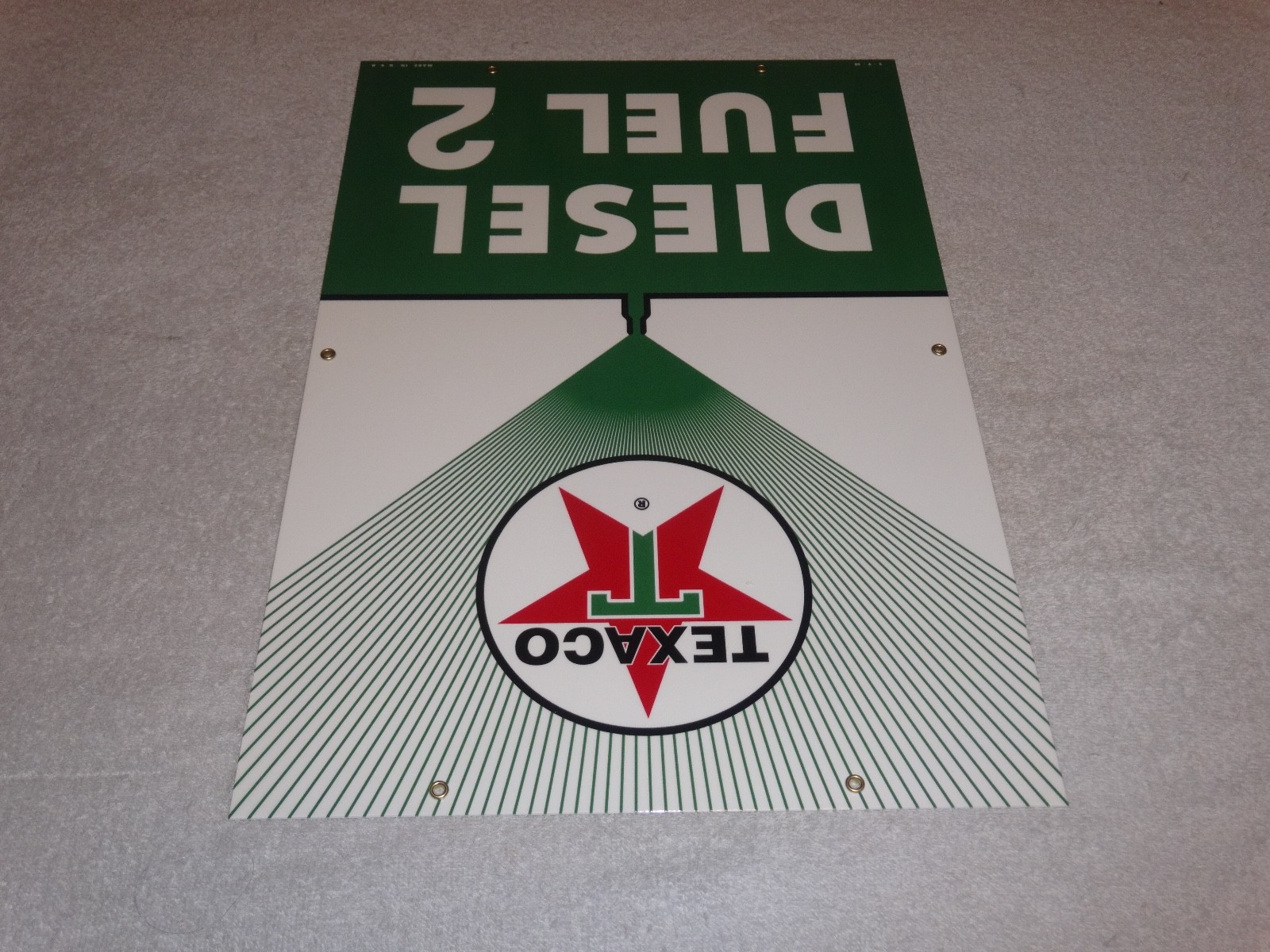 VINTAGE TEXACO DIESEL FUEL 2 GREEN SPRAYER 18" PORCELAIN METAL GASOLINE OIL SIGN