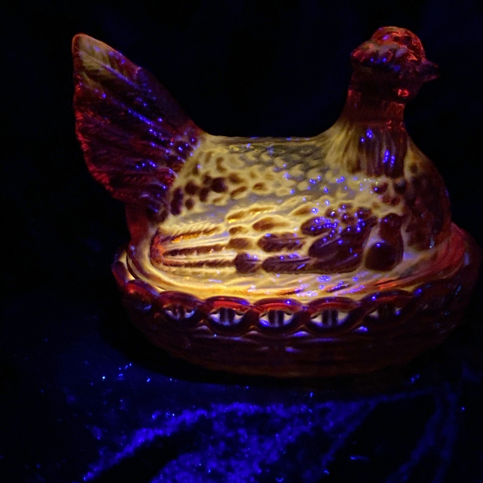 Rare Vintage 6 Inch LE Smith Flame Glass Red Amberina Hen On Nest 2chicks