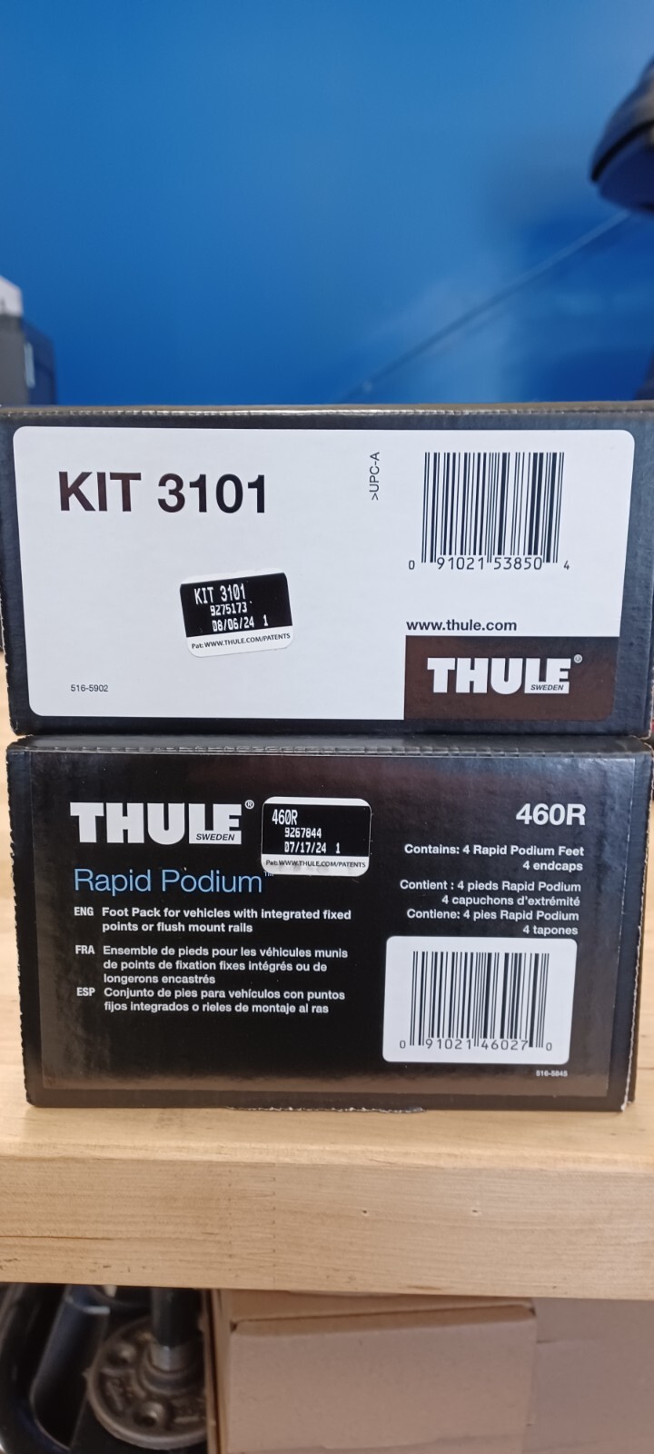 Set of 4 Thule Rapid Podium Towers + Fit Kit 3101 (for tracks) - NEW
