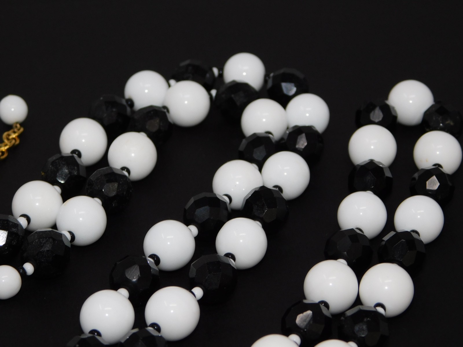Vintage JOAN RIVERS Czech Black & White Glass Bead Necklace