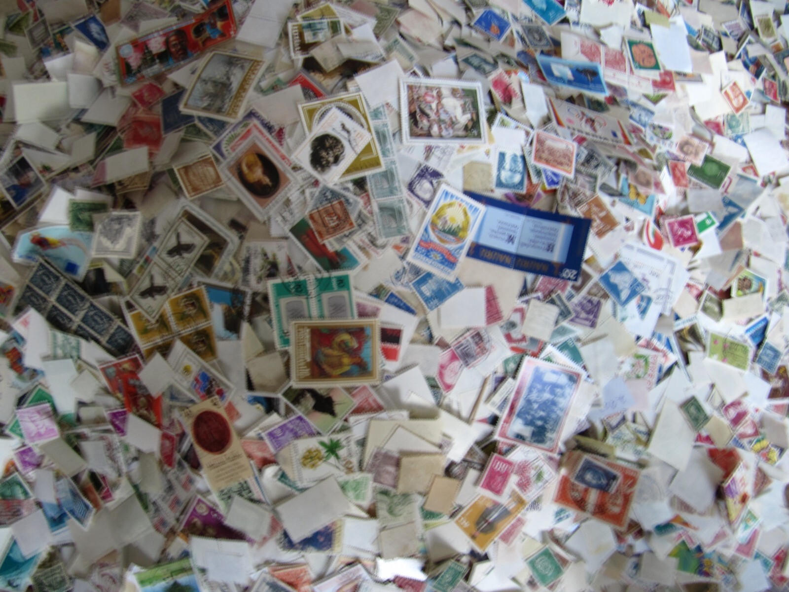 10.000 World Stamps Mix: Lots!! Treasure Hunters! /