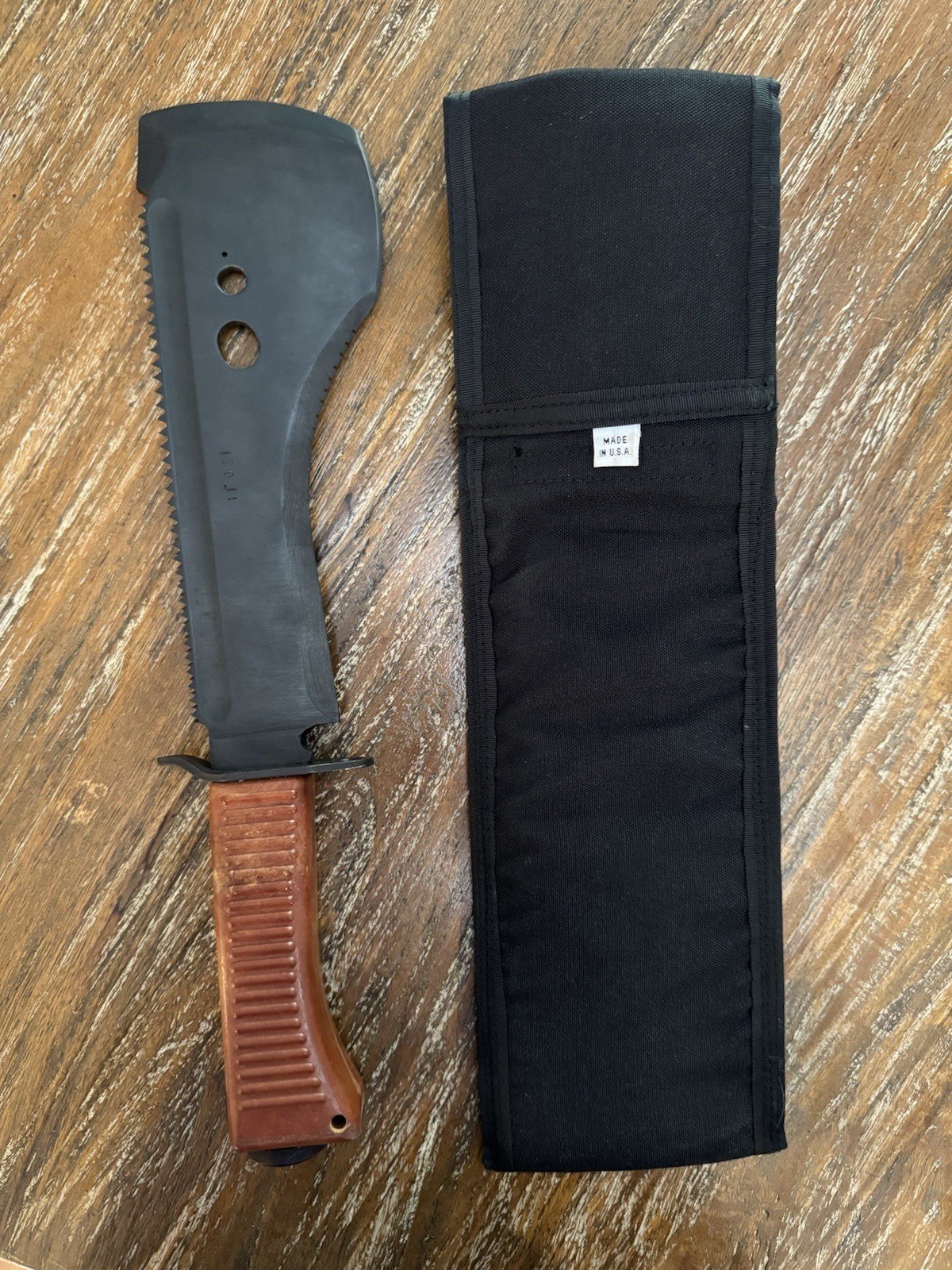 Sovietski Spetsnaz 9" Survival Machete, Brown Bakelite / Black High Carbon Steel