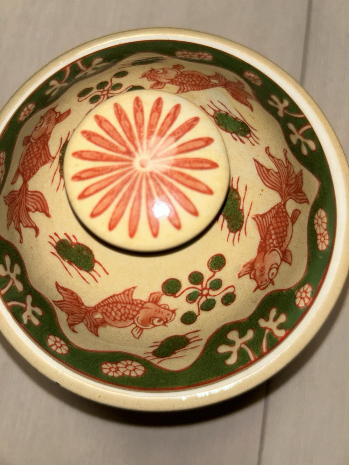 Chinese porcelain gold fish jar with lid Ornate Decoration Art Pottery Handmade