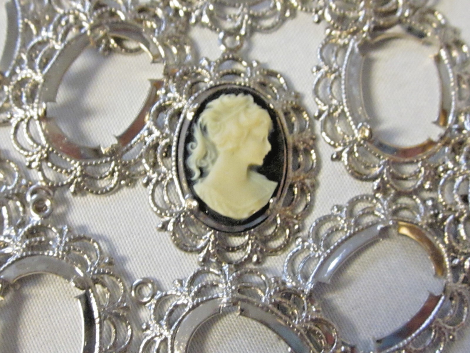 12 Rare Prong Set SILVER Plated 13x18mm Oval Cameo Pendant Settings w/ Hang Loop