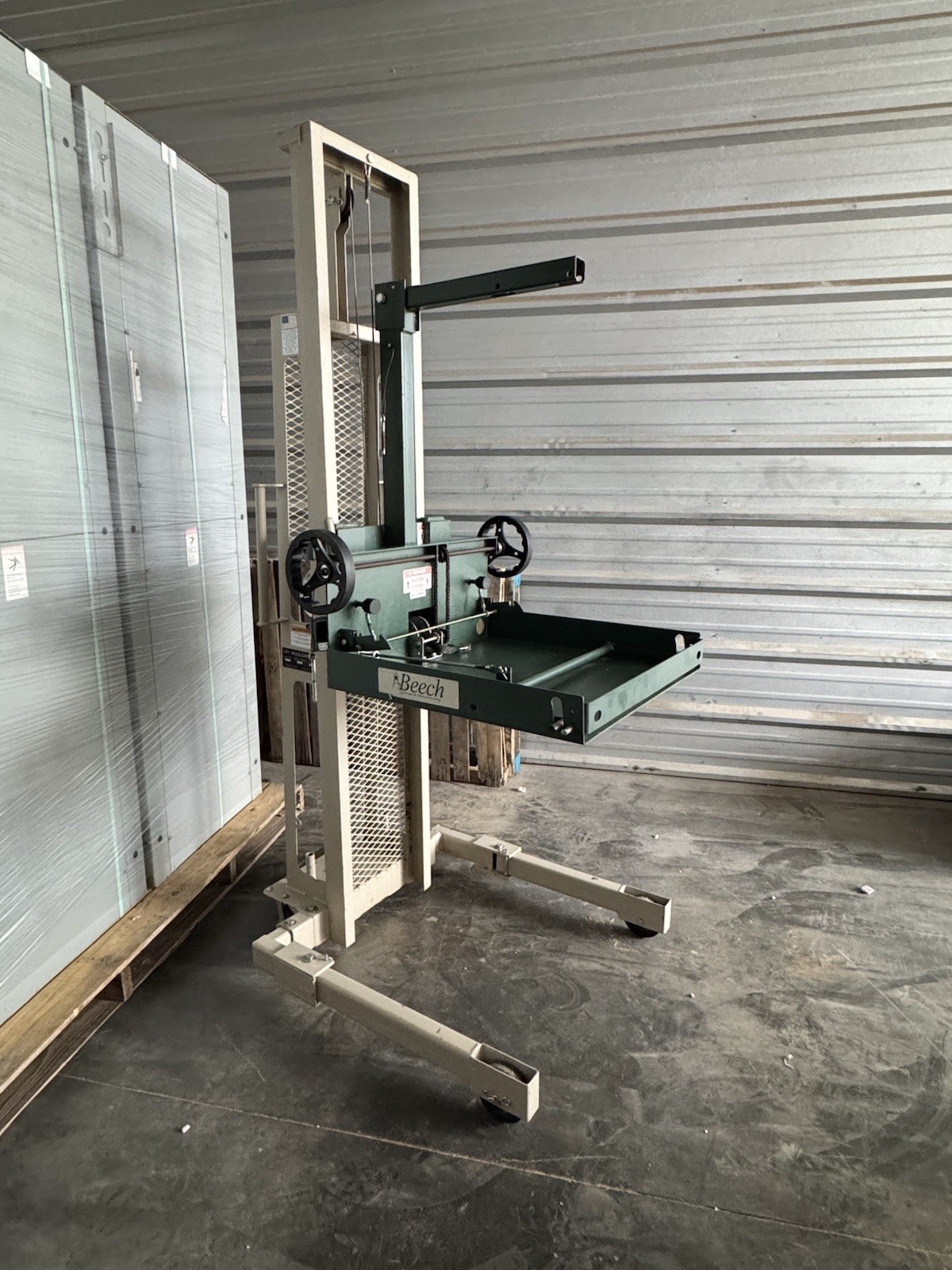 BEECH 1000 lbs Lift Truck GW-2006 For 15kv Gear