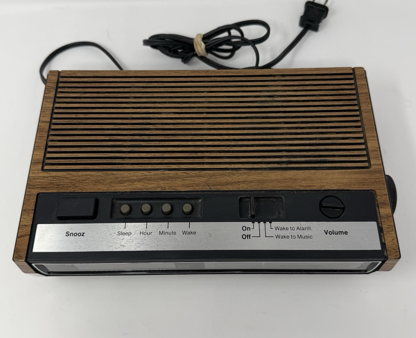 Vintage General Electric Wood Grain AM FM Alarm Clock Model 7-4630B Retro Workin